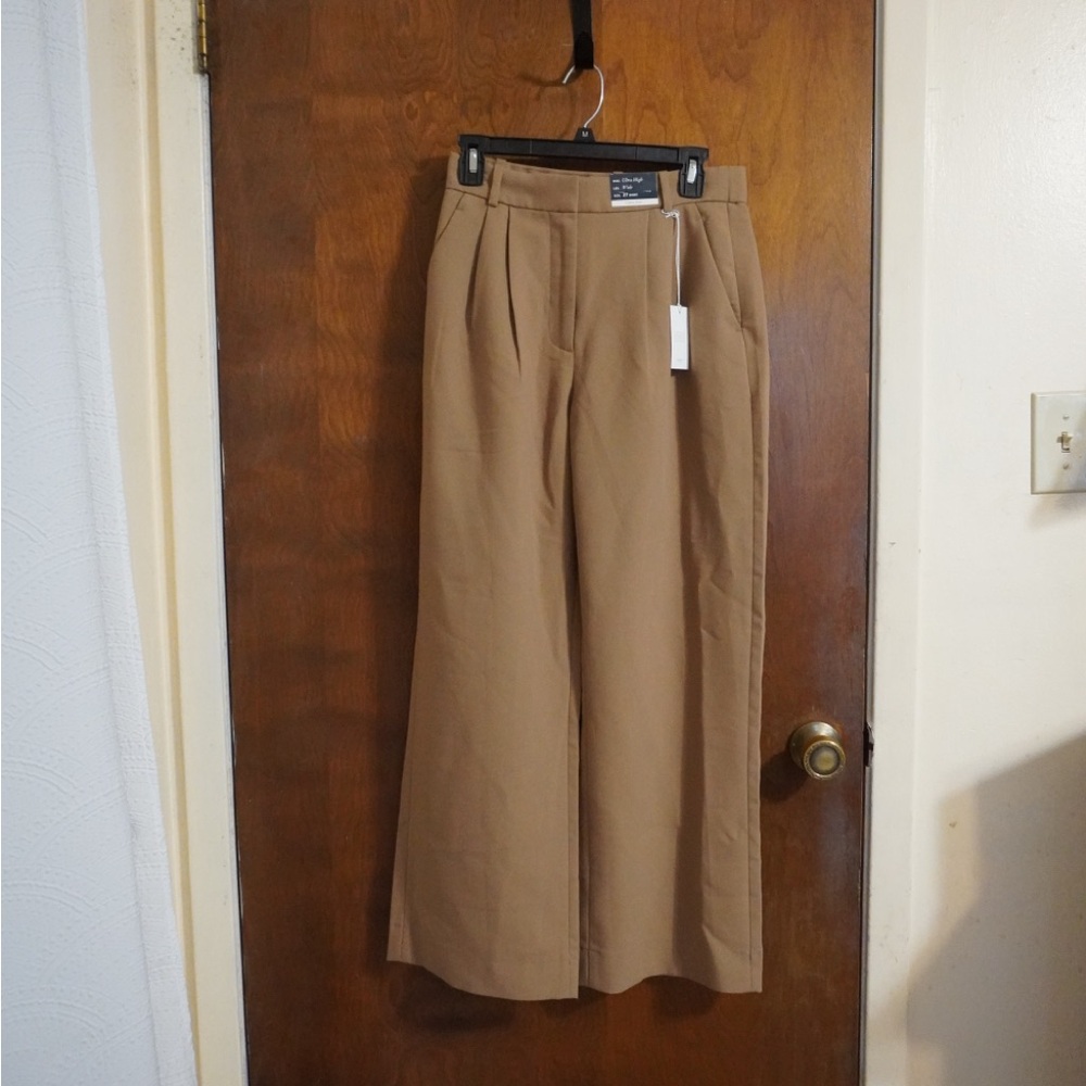 Abercrombie & Fitch Wide Leg Pants in Camel Brown